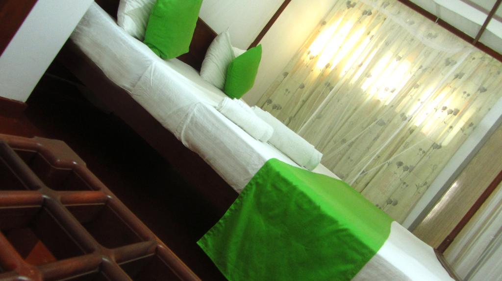 Hotel Ocean Voyage Tangalle Esterno foto