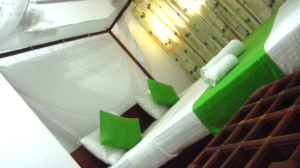 Hotel Ocean Voyage Tangalle Esterno foto