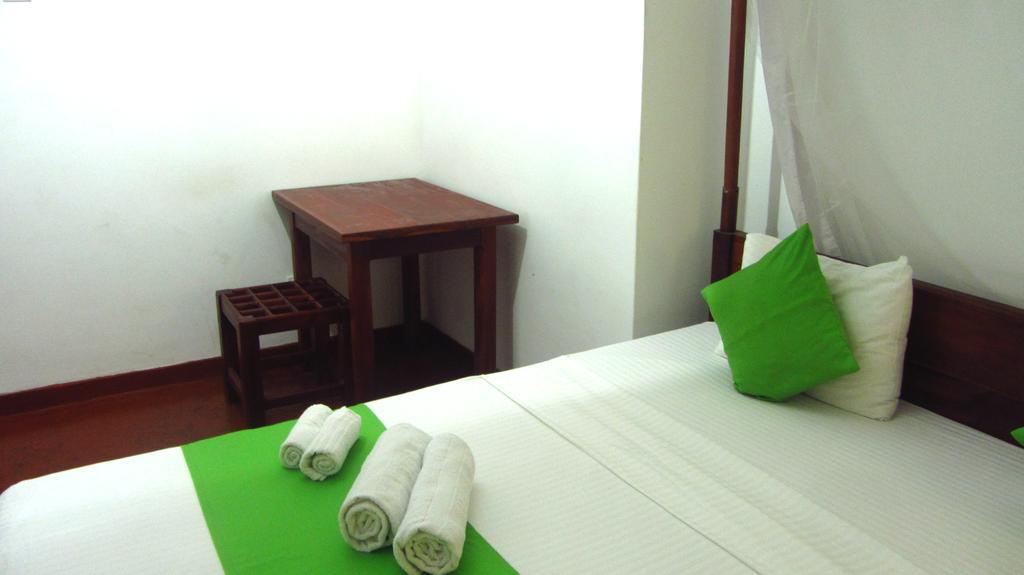 Hotel Ocean Voyage Tangalle Esterno foto
