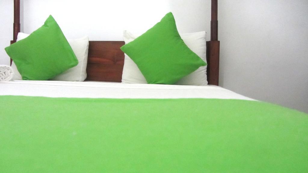 Hotel Ocean Voyage Tangalle Esterno foto