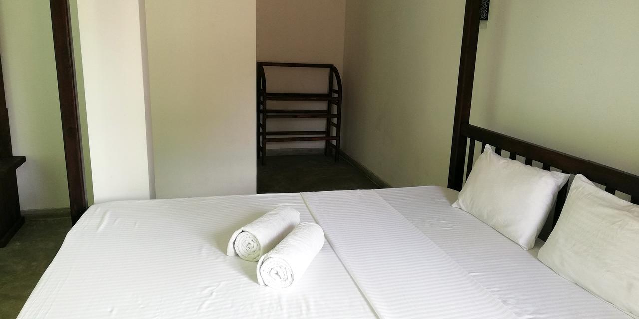 Hotel Ocean Voyage Tangalle Esterno foto