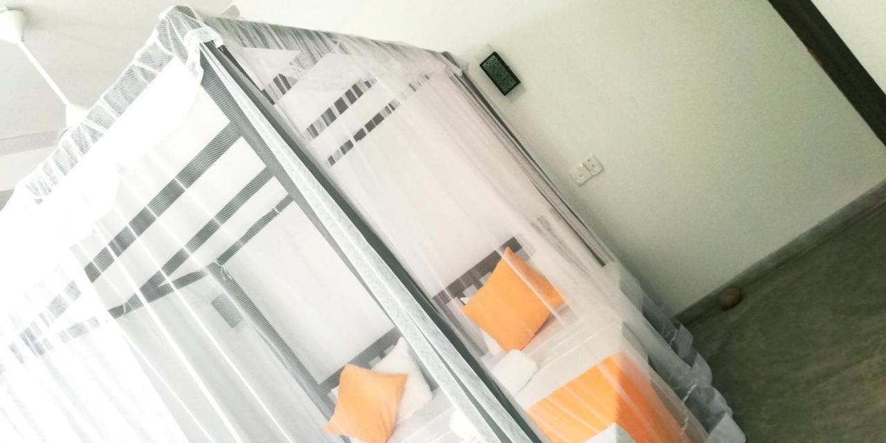 Hotel Ocean Voyage Tangalle Esterno foto