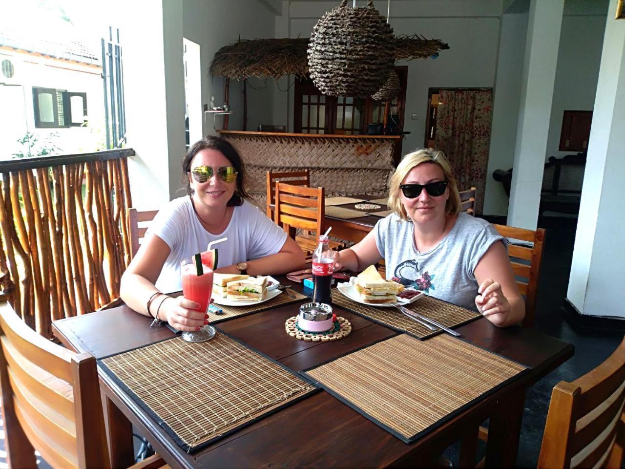 Hotel Ocean Voyage Tangalle Esterno foto